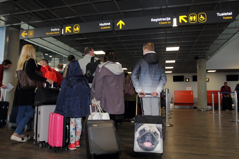 Emigrantų apklausa apie „Brexit'ą“ oro uoste