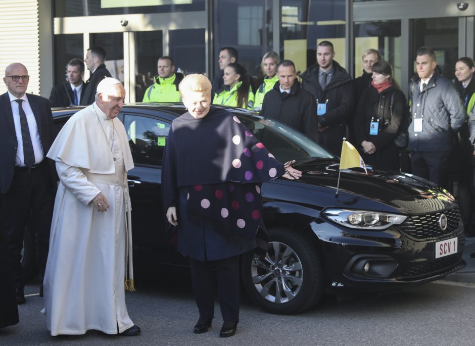 Į Estiją išvykstantis popiežius atsisveikino su Lietuva