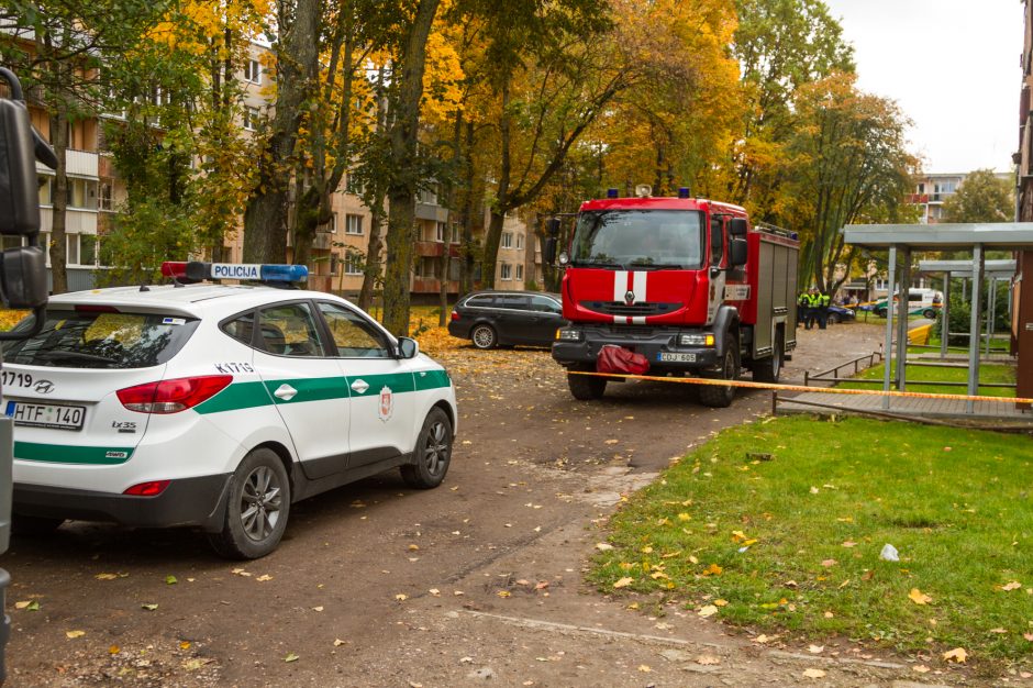 Dėl Kauno daugiabutyje rasto sprogmens – gyventojų evakuacija