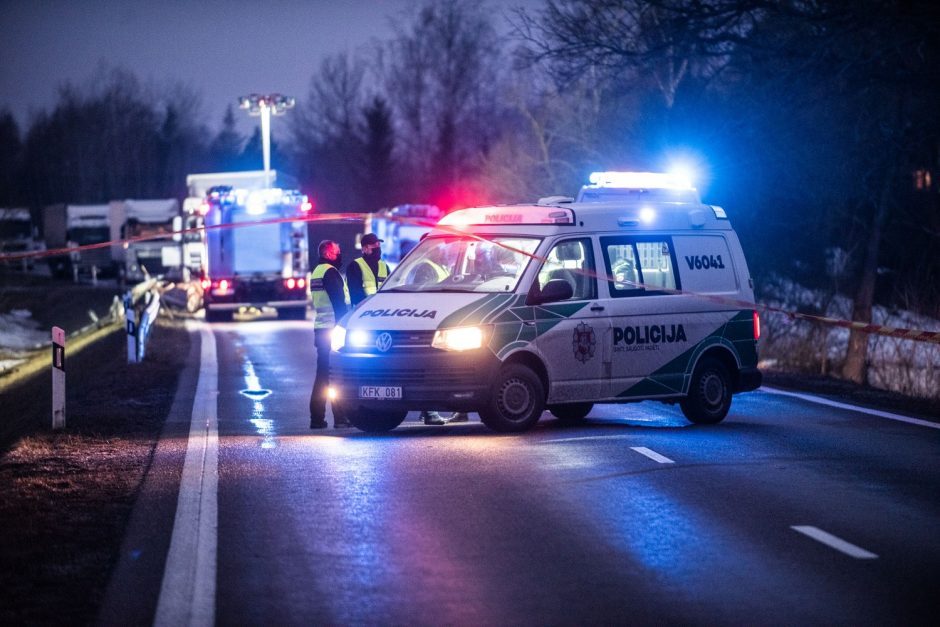 Vilniaus rajone – tragiška avarija: žuvo automobilio keleivis 