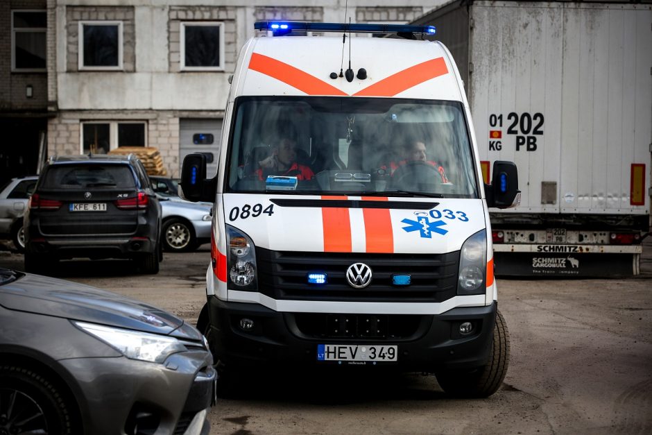 Kruvinas konfliktas Klaipėdoje: trys vyrai ir moteris sumušė ugniagesį