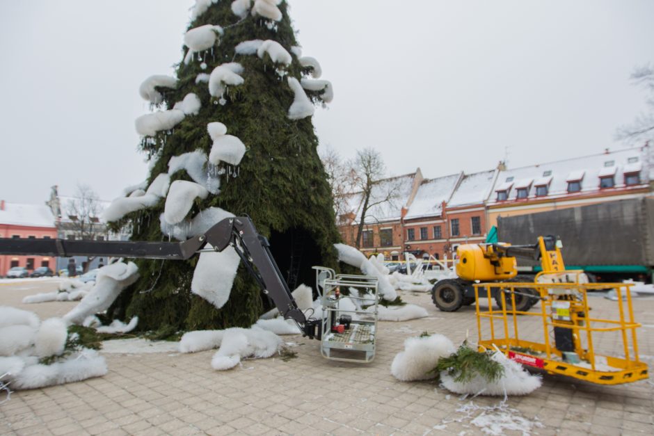 Kaunas atsisveikina su Kalėdų egle