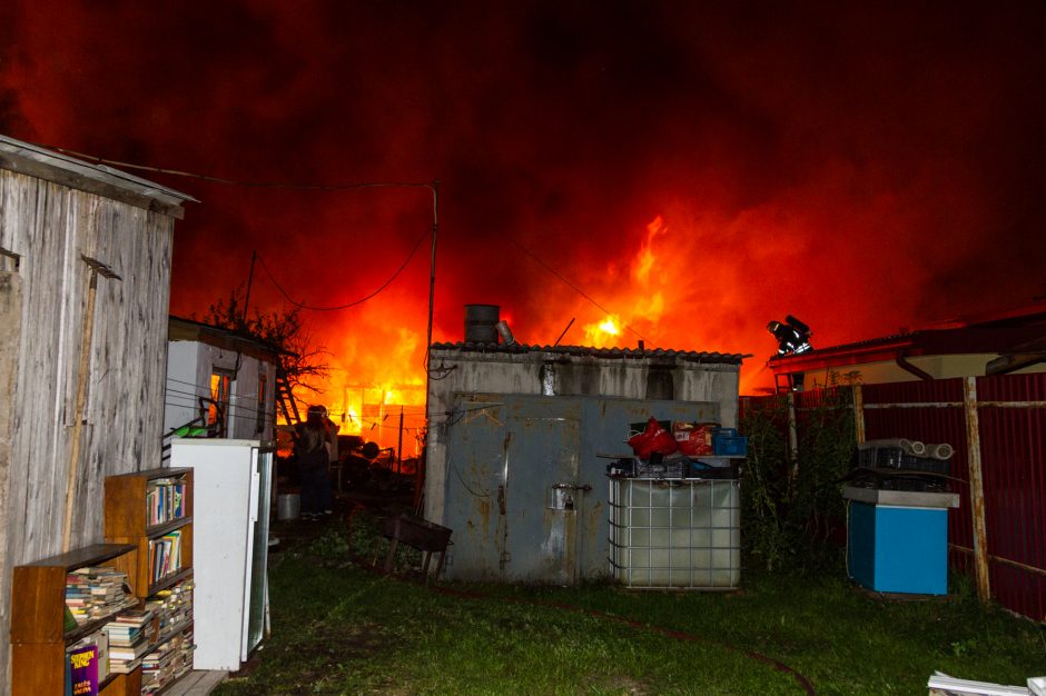 Didžiulis gaisras Karmėlavoje
