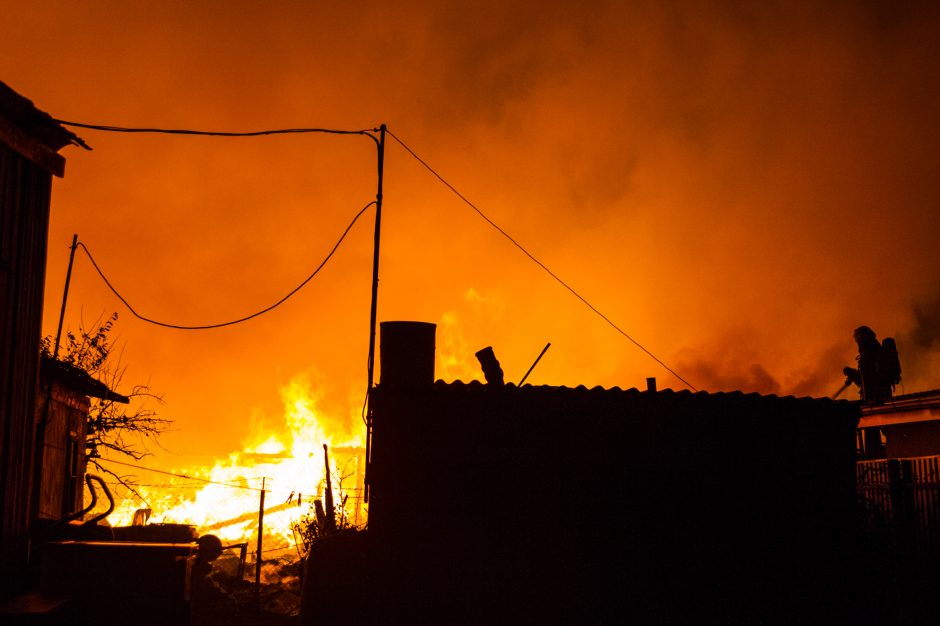 Didžiulis gaisras Karmėlavoje