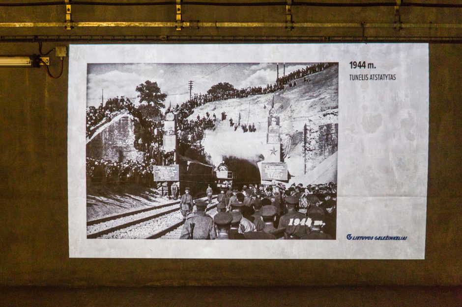 Inovatyvi ekspozicija Kauno geležinkelio tunelyje