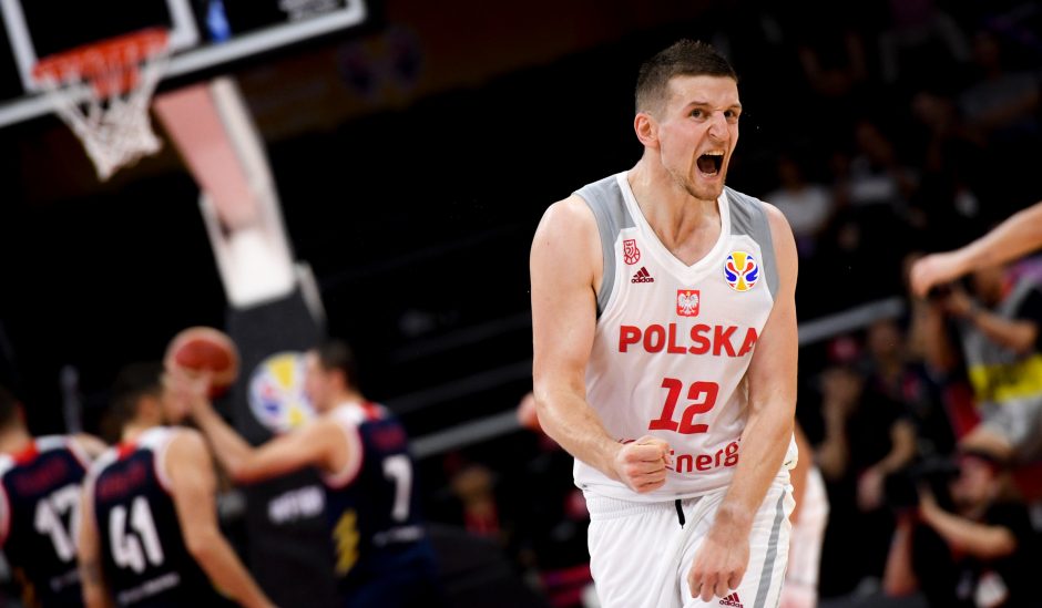 Lenkijos krepšininkai nugalėjo rusus ir atsidūrė per plauką nuo ketvirtfinalio