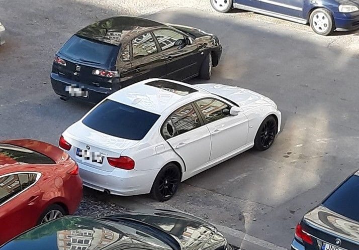 Uostamiestyje apvogti du BMW automobiliai