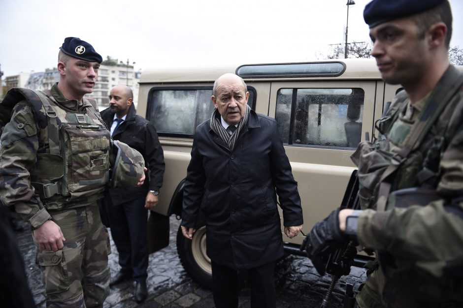 Prancūzijos gynybos ministras: jei Libijoje nebus taikos susitarimo, laimės IS