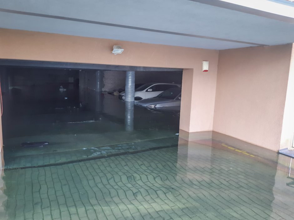 Daugiabučio garaže uostamiestyje – potvynis