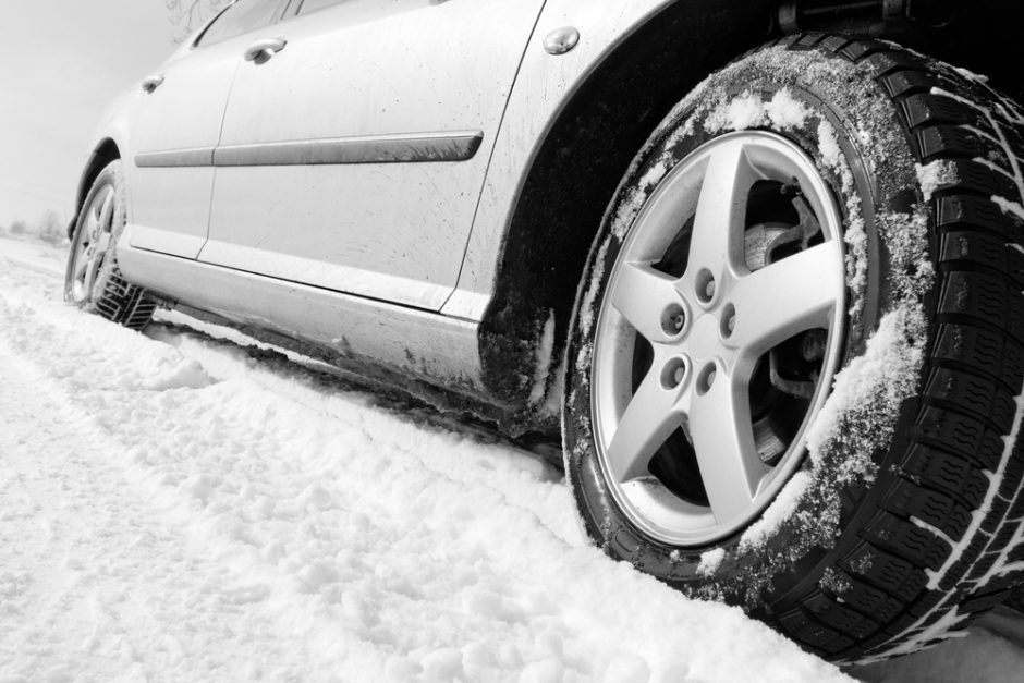 16 patarimų, kaip paruošti automobilį prasidėjusiai žiemai