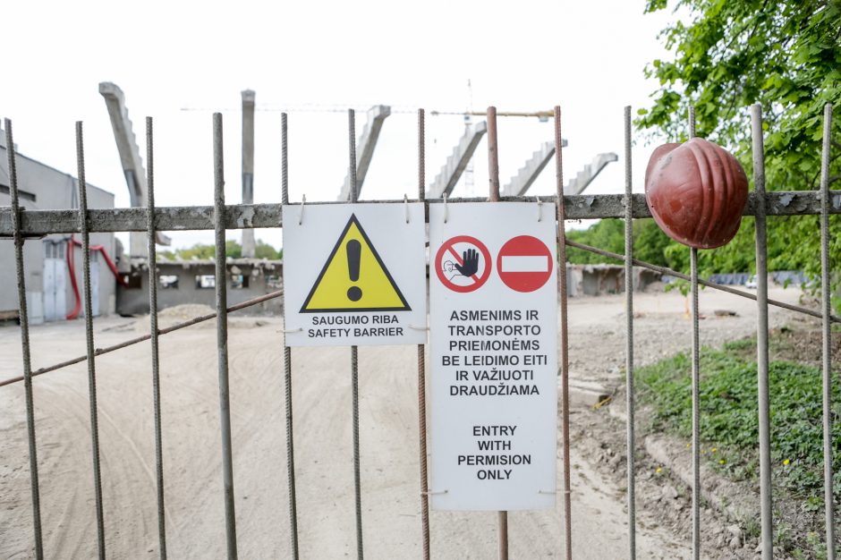 Į rekonstruojamą Kauno stadioną lėkė tarnybos: rastas sprogmuo
