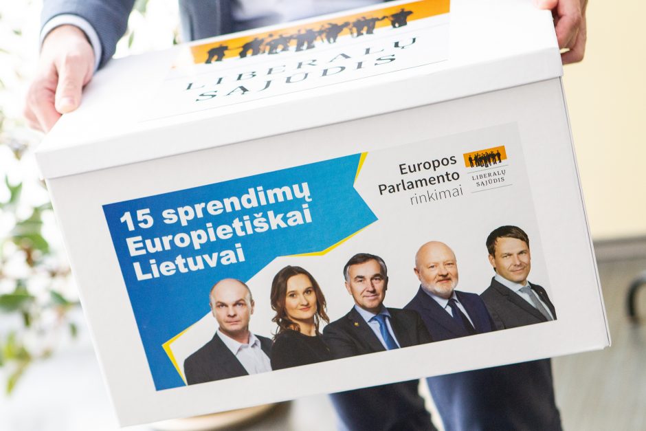 Parašų pristatymas VRK dėl dalyvavimo EP rinkimuose