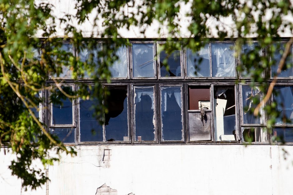 Vilniuje pradėtas griauti pastatų kompleksas