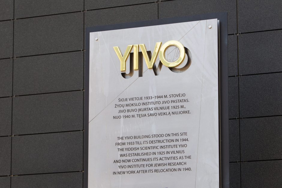 Vilniuje atidengta YIVO instituto atminimo lenta