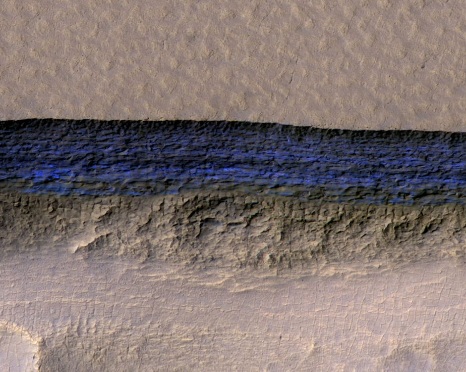 Marse aptikta didelių požeminių ledo telkinių