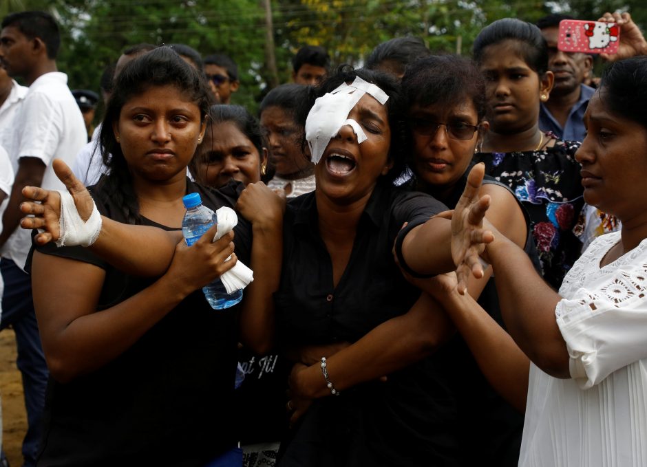 Sprogdinimų Šri Lankoje aukų skaičius padidėjo iki 359
