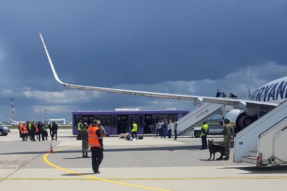 „Ryanair“ vadovas: lėktuvo pilotas neturėjo kito pasirinkimo, tik leistis Minske