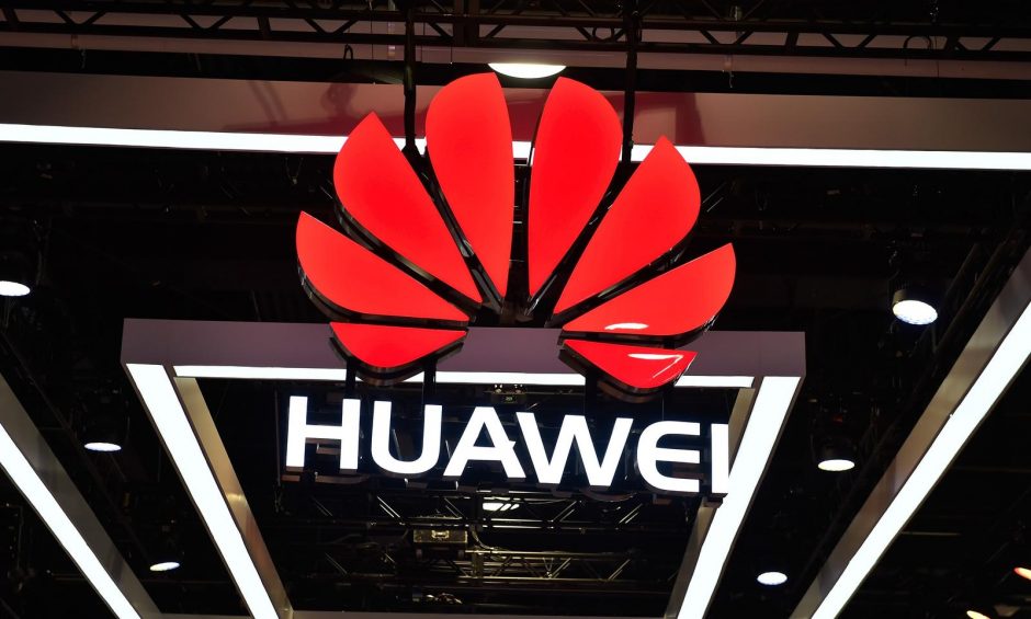 „Huawei“ atstovas Lietuvoje atmeta priekaištus dėl kibernetinio saugumo spragų