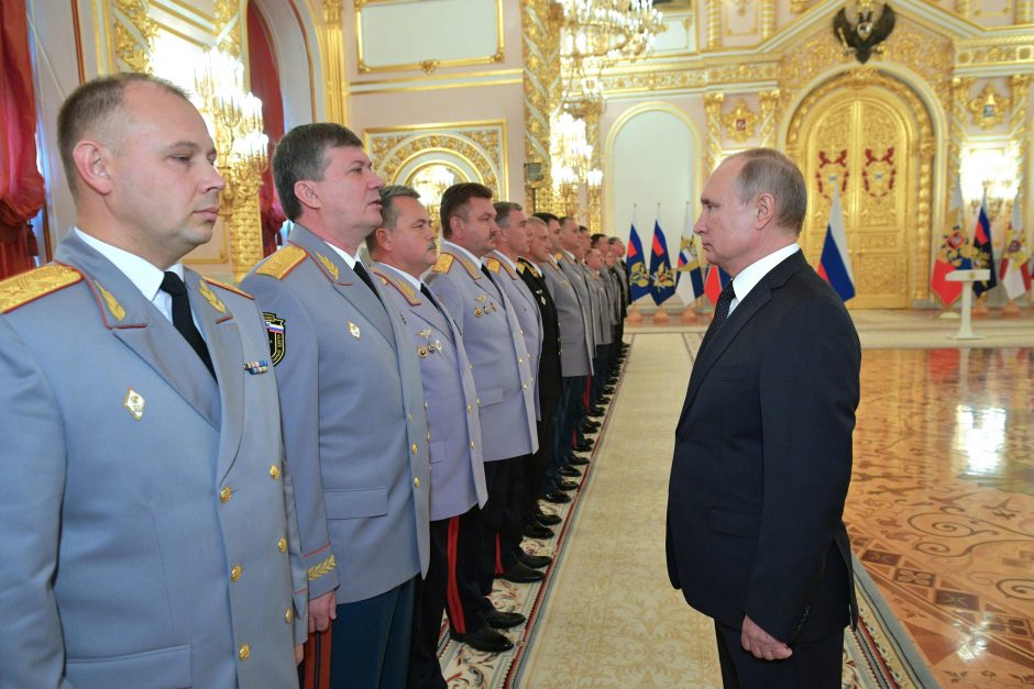 Po išpuolio Kryme V. Putinas ragina sugriežtinti ginklų kontrolę