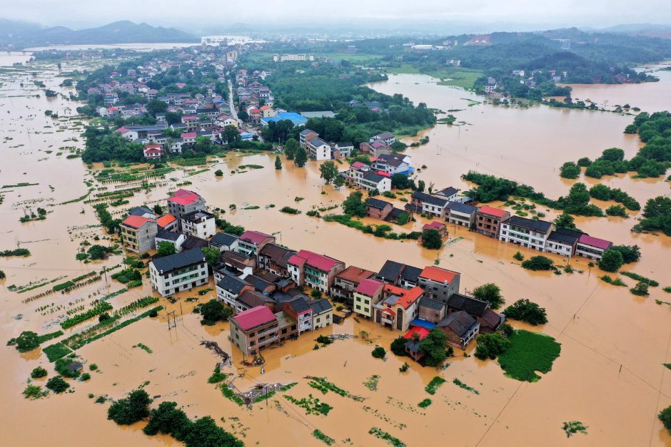 Kinijoje potvyniai per du mėnesius nusinešė daugiau nei 200 gyvybių