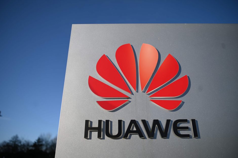 JAV: „Huawei“ gali matyti duomenis mobiliojo ryšio tinkluose visame pasaulyje