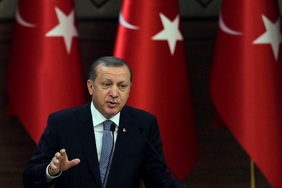 Turkijos parlamentas pritarė pirmalaikiams prezidento ir parlamento rinkimams