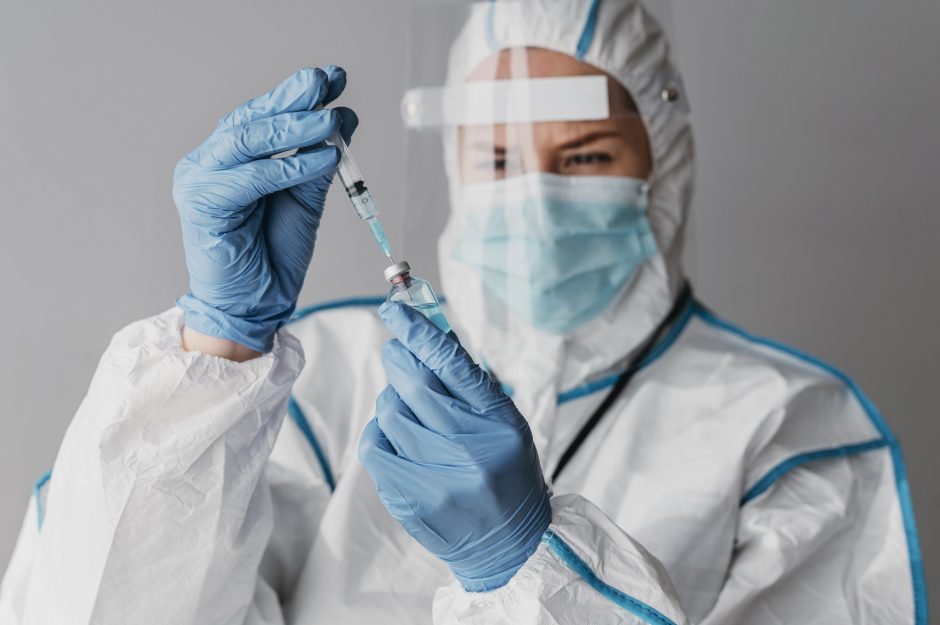 JAV suleista per 90 mln. vakcinos nuo koronaviruso dozių