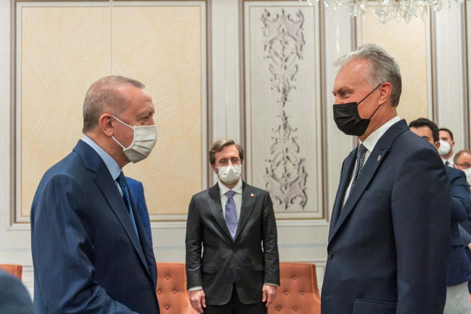 Prezidentas su Turkijos vadovu aptarė situaciją rytiniame NATO flange