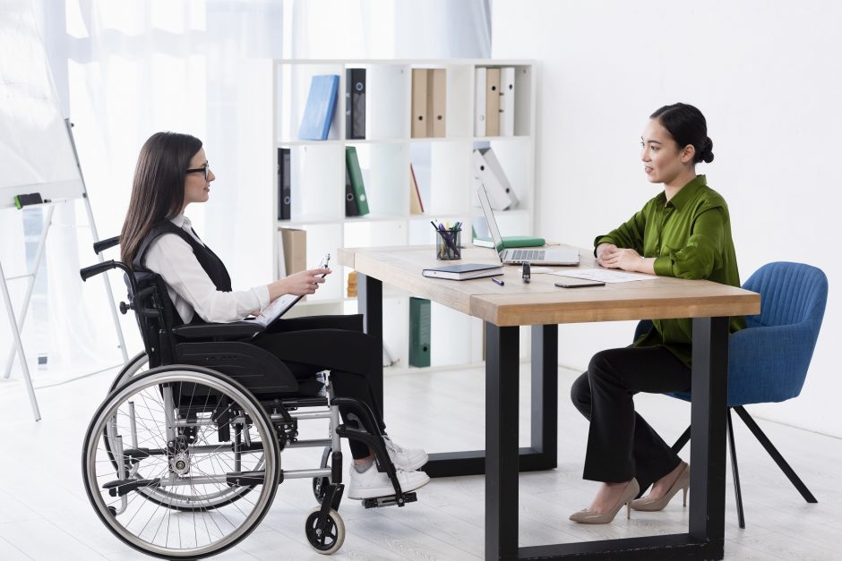 Vyriausybė pritarė paramai įdarbinant neįgaliuosius atviroje darbo rinkoje