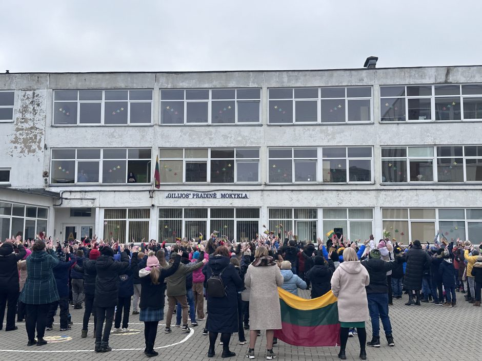 Nepriklausomybę Klaipėdos moksleiviai paminėjo masiniu šokiu