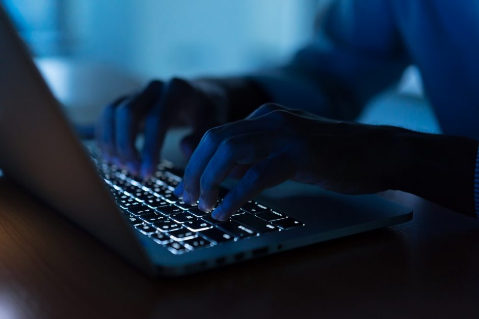 Klaipėdiečiai bus teisiami dėl sukčiavimo internete