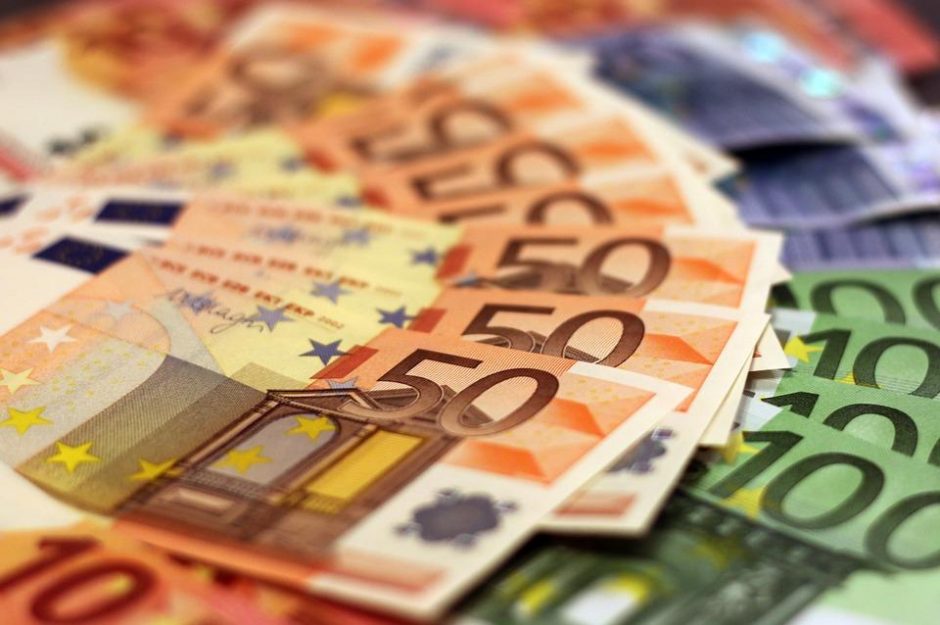 Už bandymą papirkti ESO darbuotojus – 15 tūkst. eurų bauda