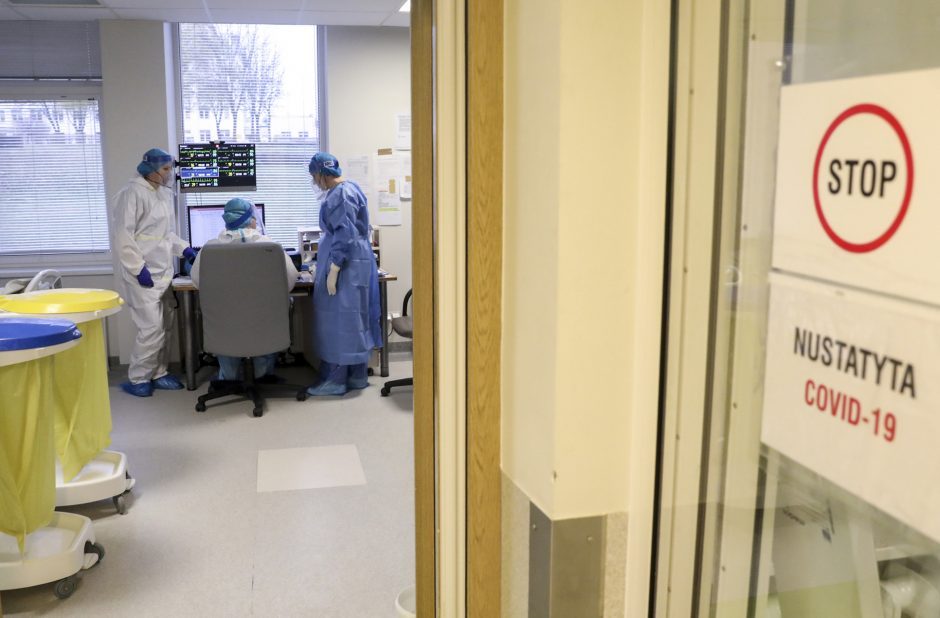 Nauji koronaviruso atvejai susiję su protrūkiais ligoninėse, globos namuose