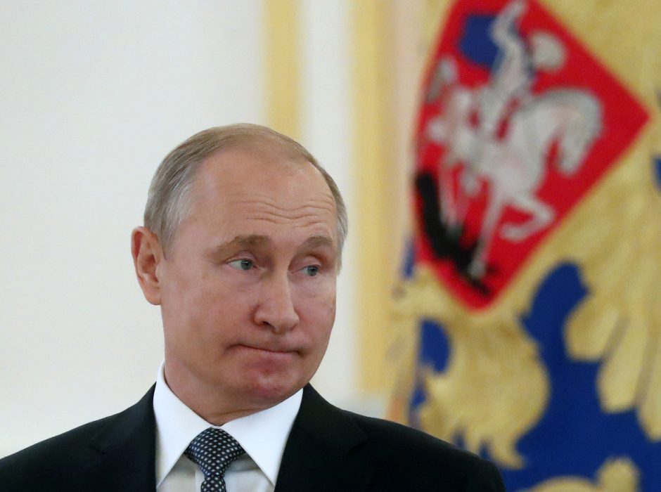 V. Putinas oficialiai įšaldė INF sutarties galiojimą
