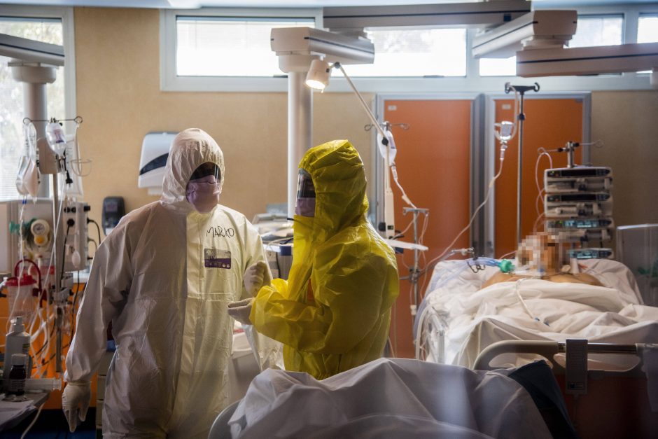 Italijoje koronavirusu užsikrėtė 6205 medikai ir slaugytojai, 36 mirė