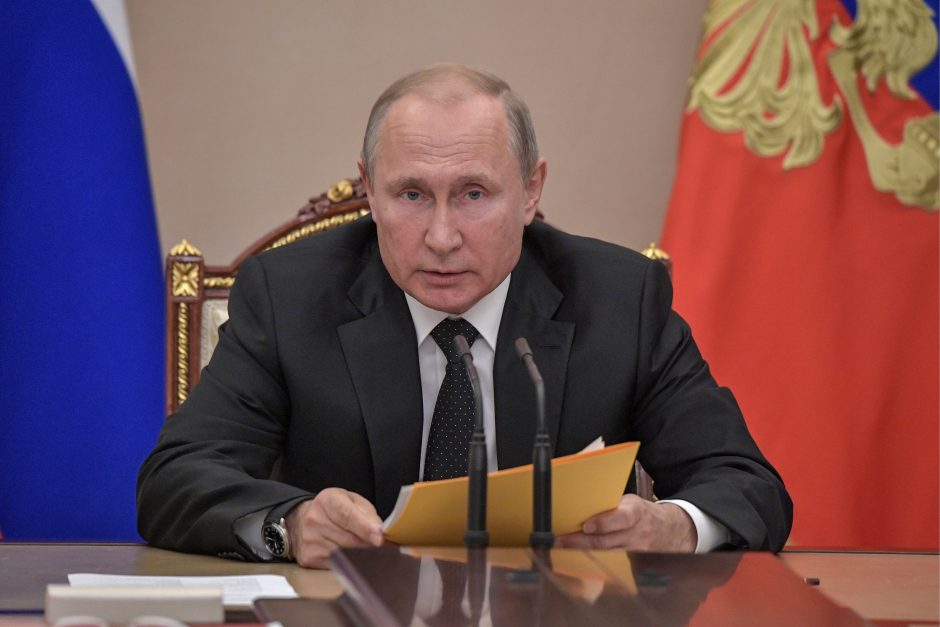 V. Putinas žada simetrišką atsaką į JAV raketos bandymą