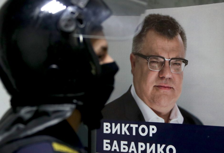 Svarbus Baltarusijos opozicijos veikėjas apkaltintas kyšininkavimu ir sukčiavimu