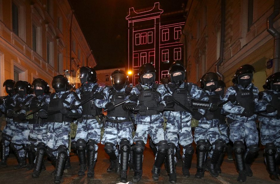 Rusija: opozicijos protestas su žibintuvėliais organizuojamas prisidedant Vakarams