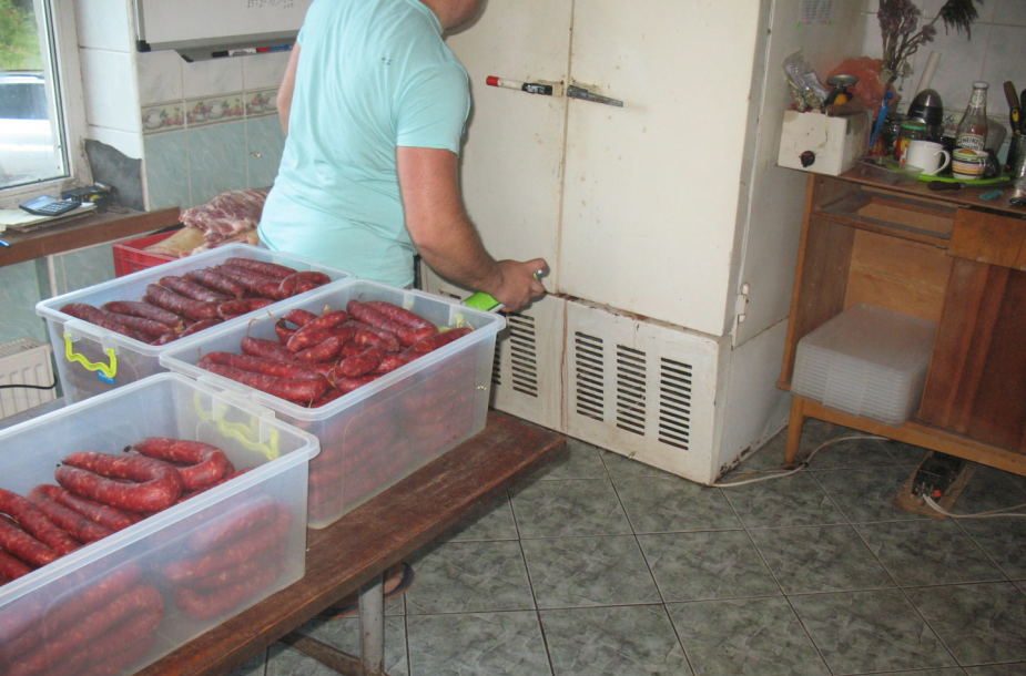 Lazdijų rajone uždarytas nelegalus mėsos perdirbimo cechas