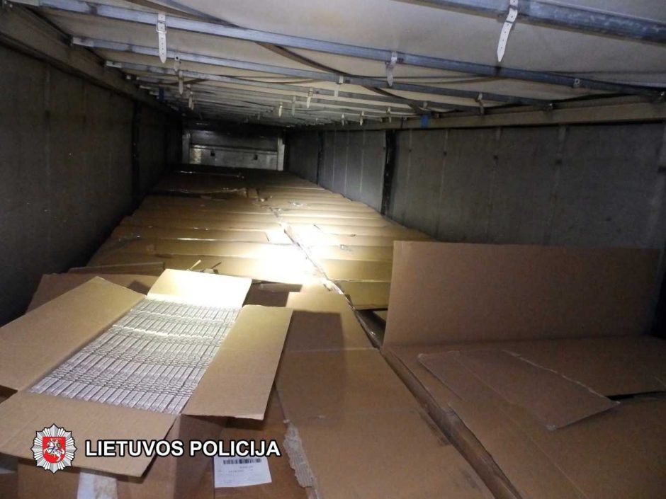Marijampolės policija sulaikė daugiau nei 1 mln. eurų vertės cigarečių krovinį