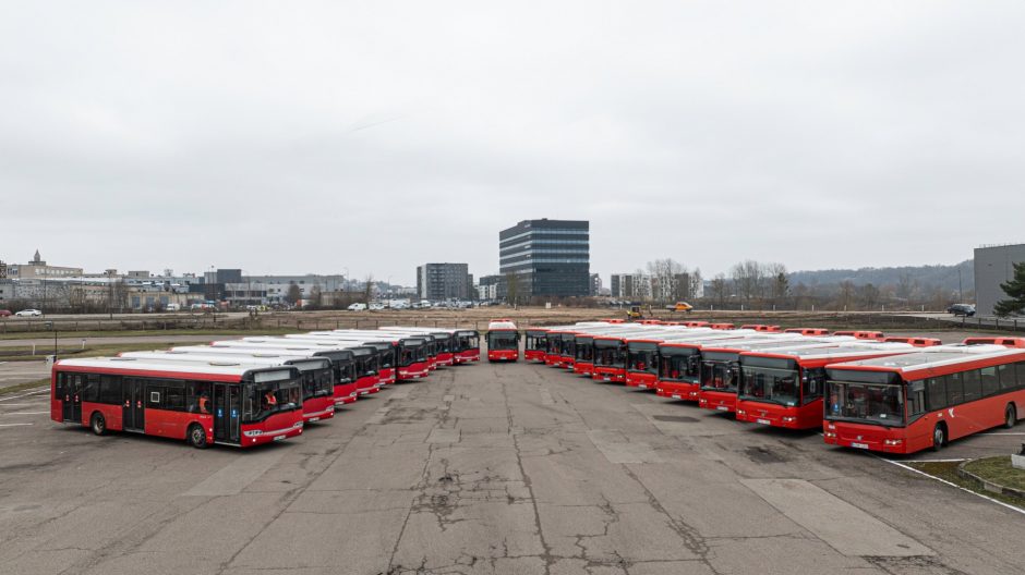 Karo niokojamam Charkivui Kaunas perdavė 20 miesto autobusų