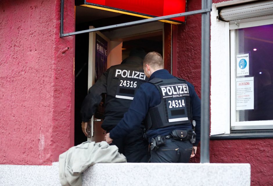 Vokietijoje vyras įtariamas nušovęs keturis šeimos narius ir nusižudęs