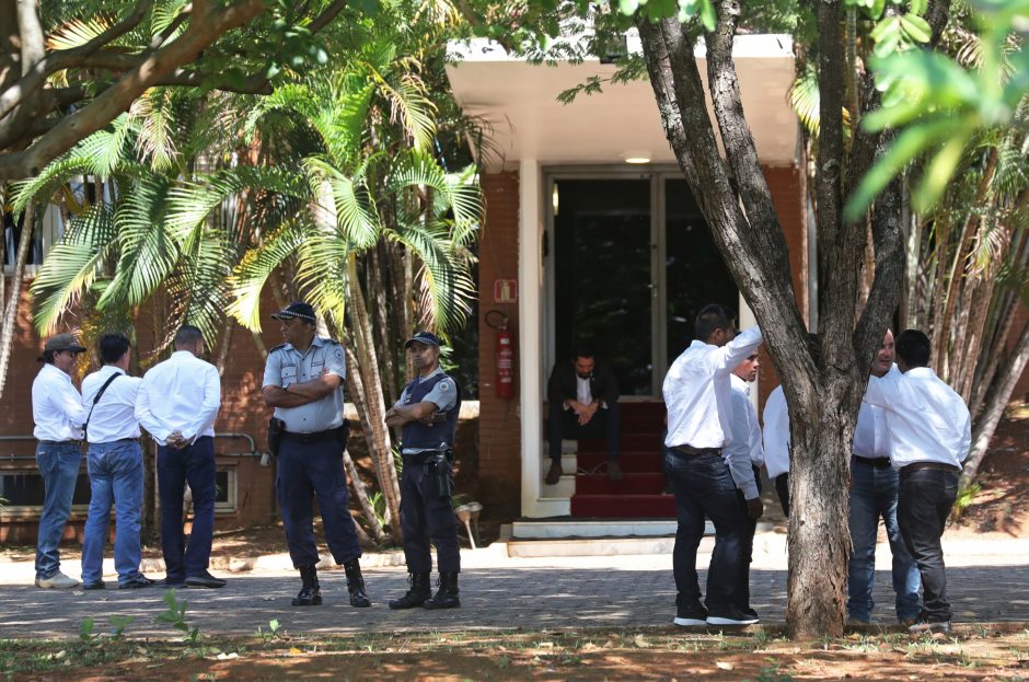 J. Guaido šalininkai užėmė Venesuelos ambasadą Brazilijoje