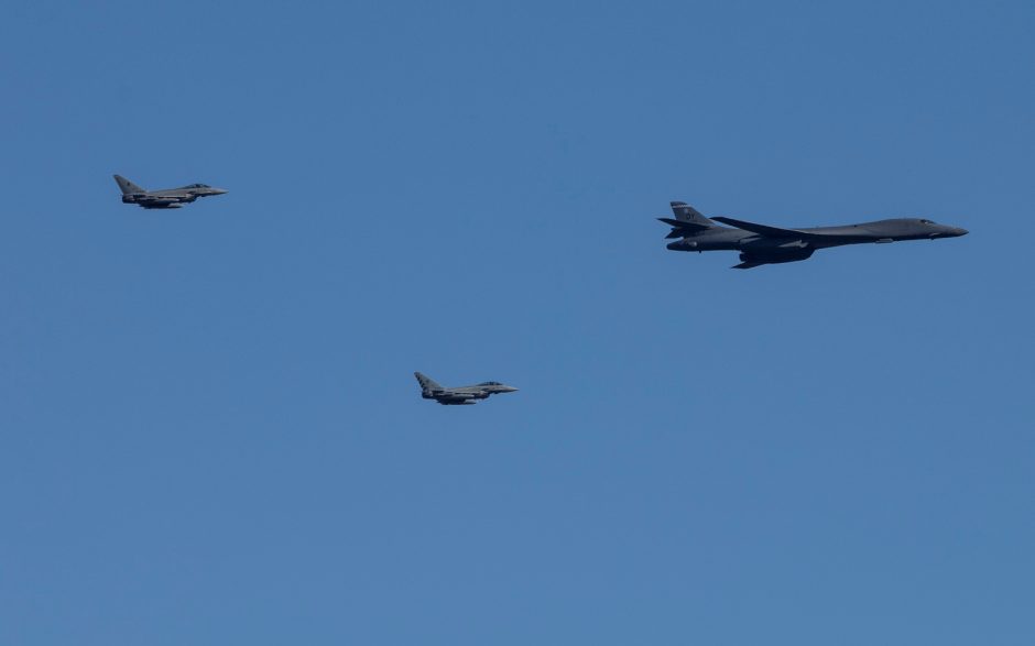 JAV strateginiai bombonešiai dalyvavo pratybose Estijos oro erdvėje