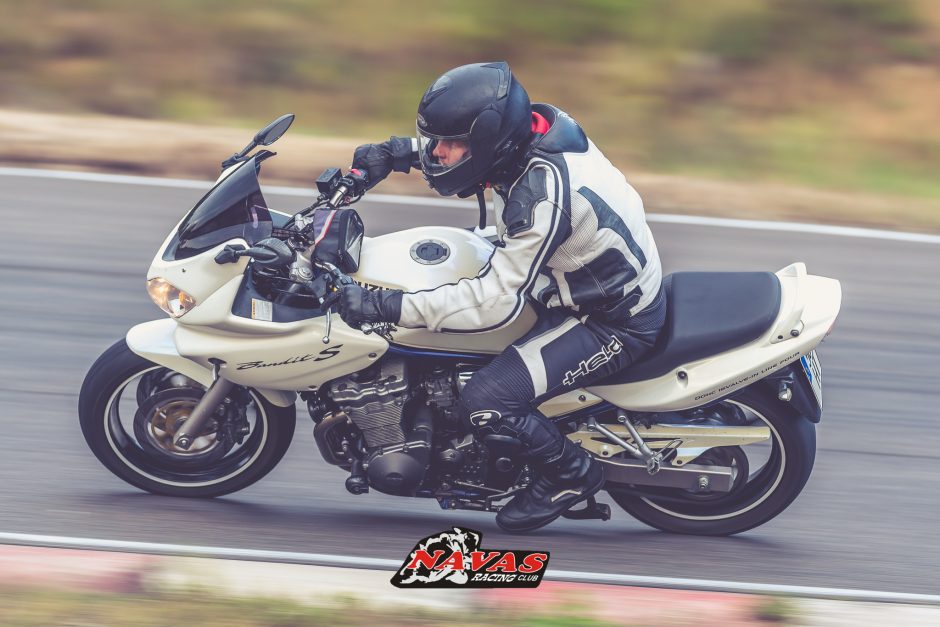 Rūpintis motociklininkų saugumu nesustoja: kviečia į nemokamą treniruotę „Nemuno žiede“ 