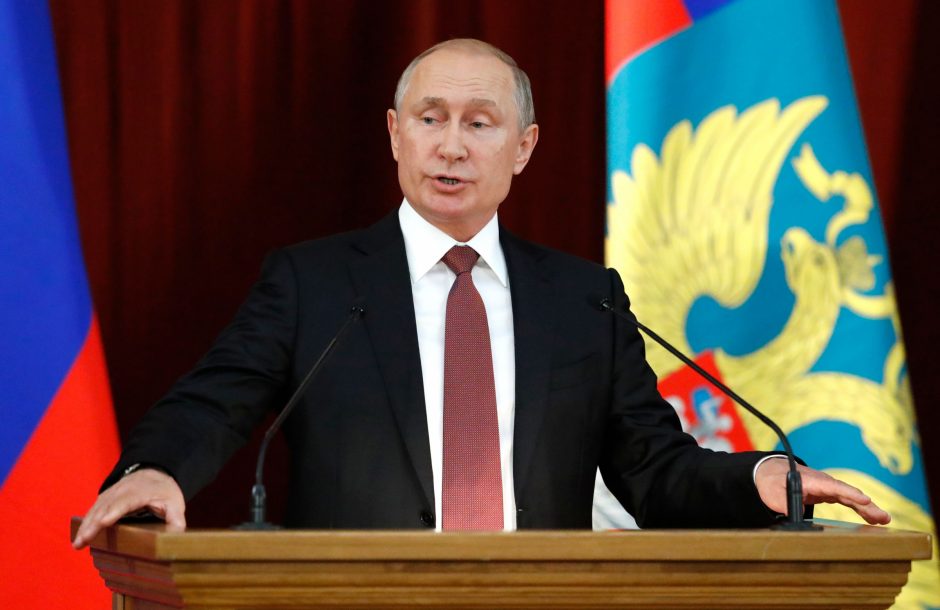 V. Putinas pasmerkė JAV jėgas, pasirengusias paaukoti Rusijos ir Amerikos santykius