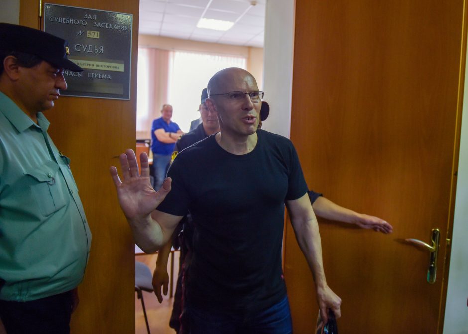 Rusija į laisvę paleido redaktorių, kilus teisių gynėjų pasipiktinimui
