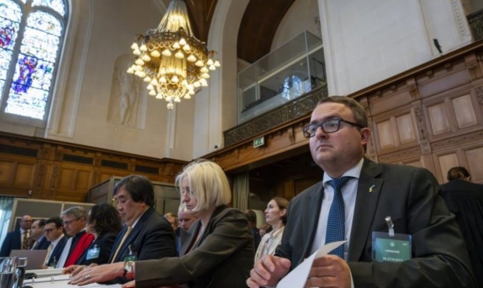 Ukraina ragina TTT įpareigoti Rusiją atlyginti žalą už sukeltą karą