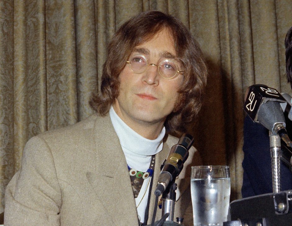 Danijoje aukcione bus parduodamas nežinomas J. Lennono kūrinys