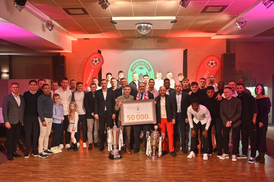 Pasveikinti ir apdovanoti  Lietuvos čempionai –  „Panevėžio“ futbolininkai